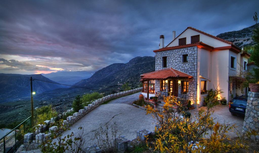 Nefeles Hotel Arachova Exterior photo