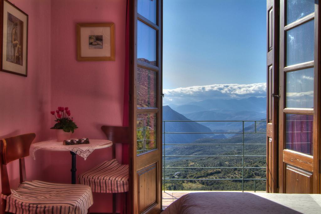 Nefeles Hotel Arachova Exterior photo