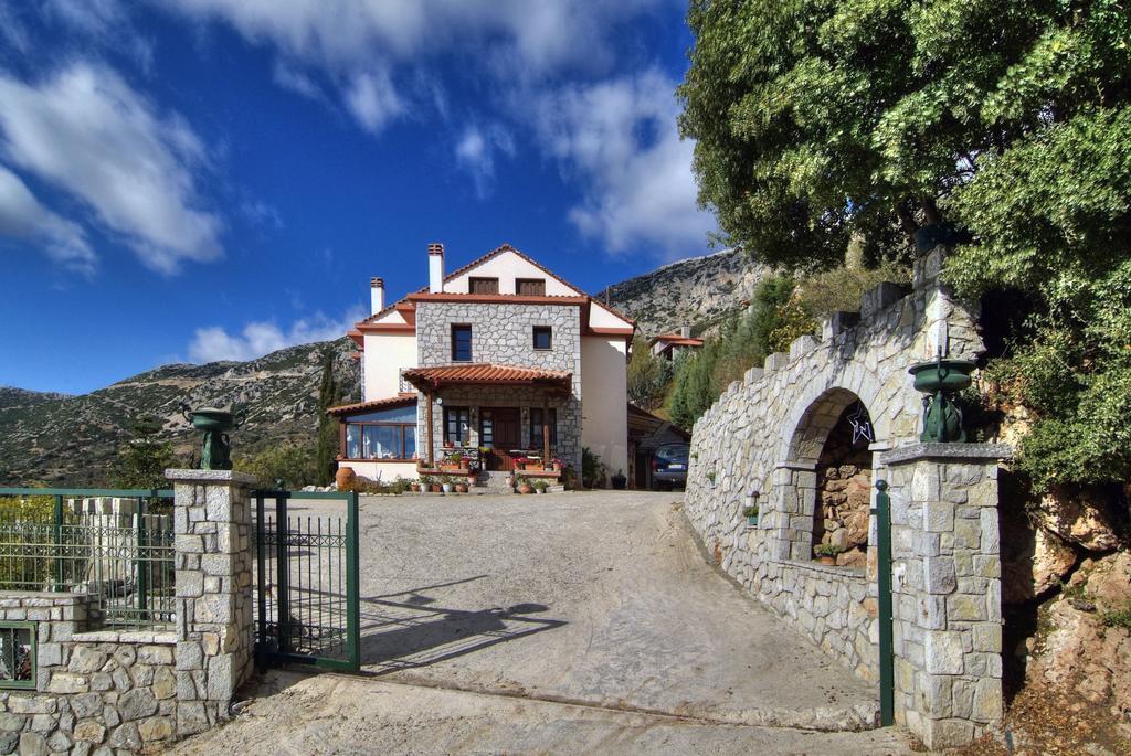 Nefeles Hotel Arachova Exterior photo