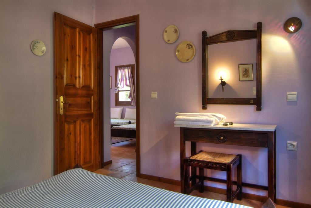 Nefeles Hotel Arachova Exterior photo